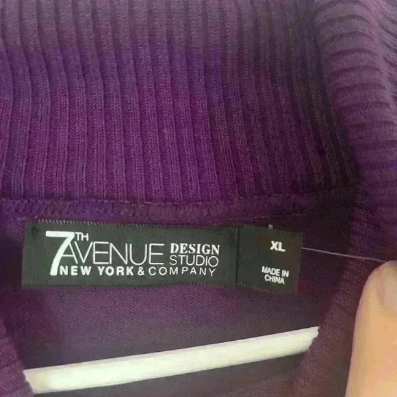 NWT 7th Avenue Design New York & Company colorblock turtleneck sweater. Size XL - Picture 7 of 10
